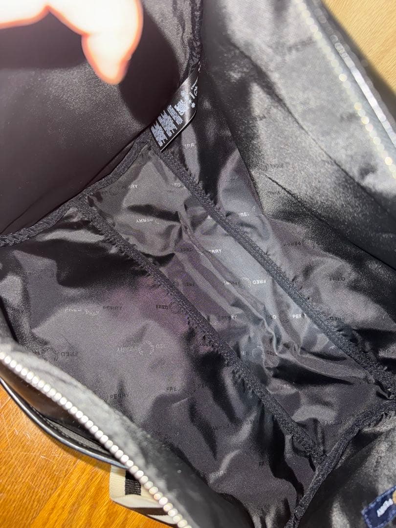 FRED PERRY ボストンバッグ 黒/白