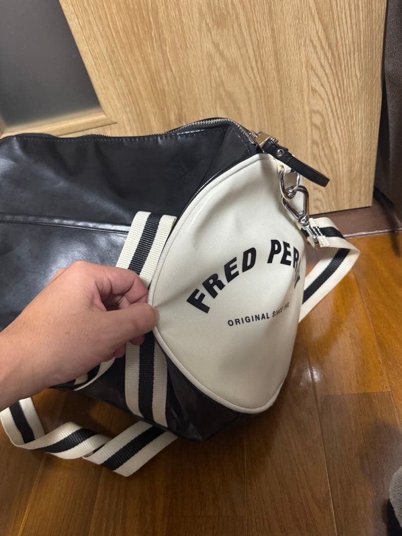 FRED PERRY ボストンバッグ 黒/白