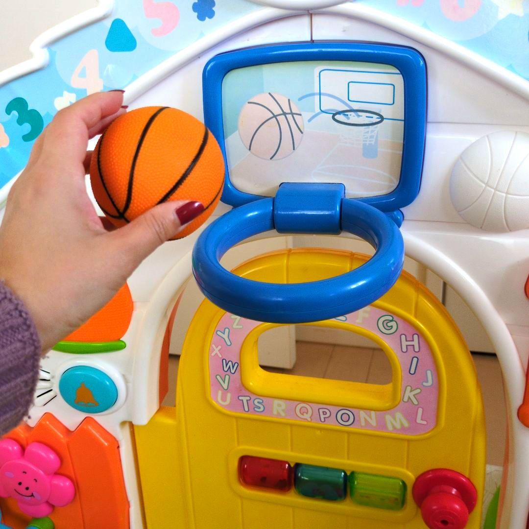 フィッシャープライス　にこにこラーニングホーム　光る　音が鳴る　お家