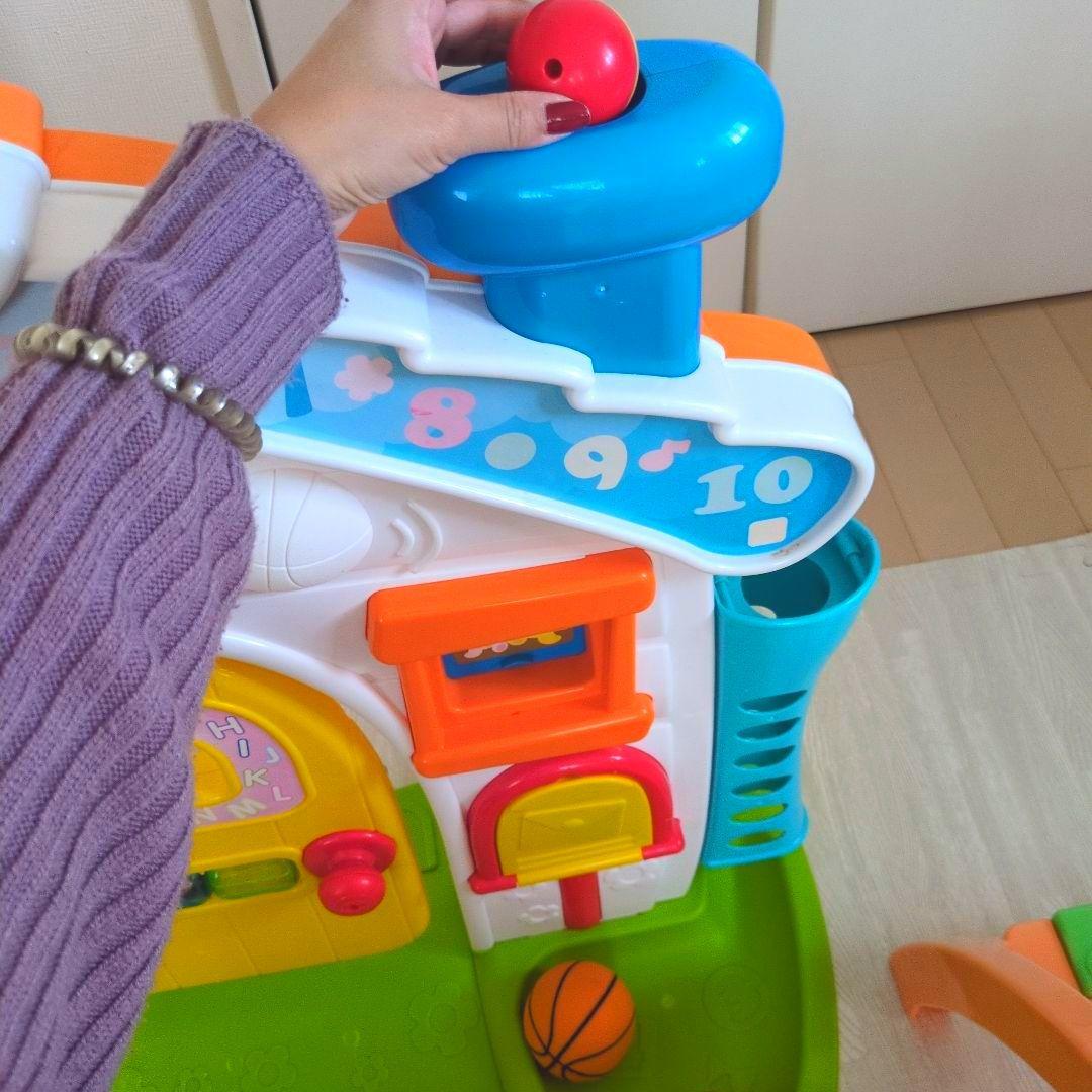 フィッシャープライス　にこにこラーニングホーム　光る　音が鳴る　お家