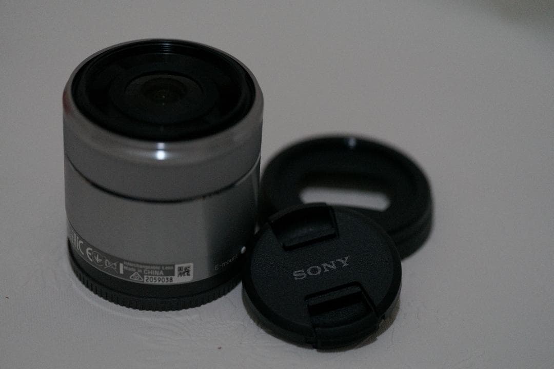 Sony E30mm F3.5 Macro レンズ