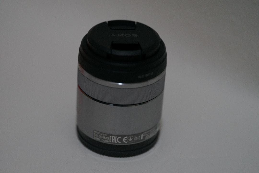 Sony E30mm F3.5 Macro レンズ