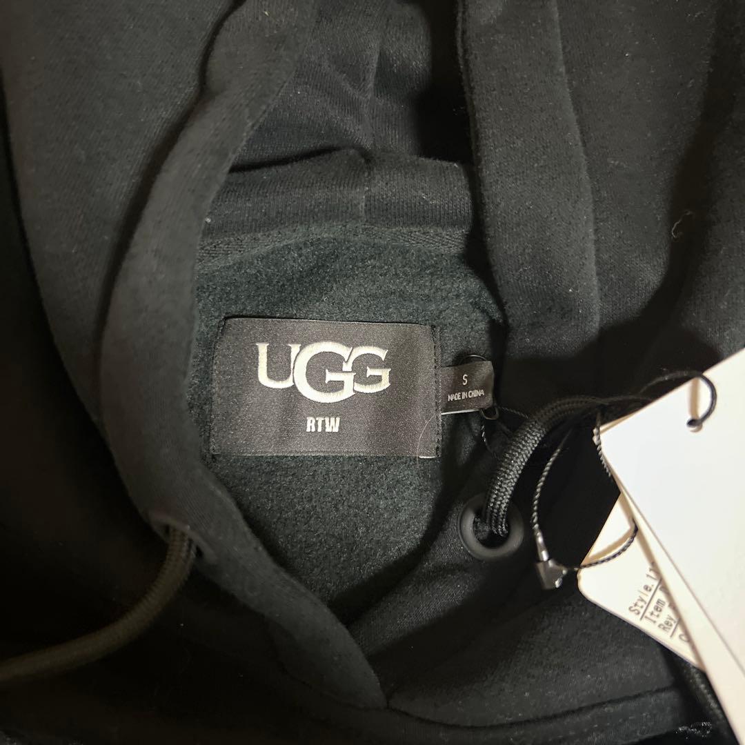 UGG パーカー　タグプレゼント袋付き