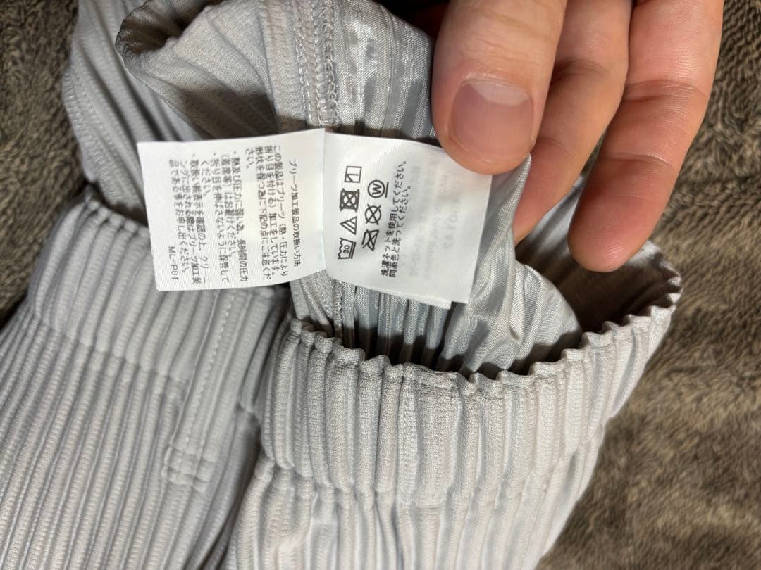 HOMME PLISSÉ ISSEY MIYAKE グレー スラックス