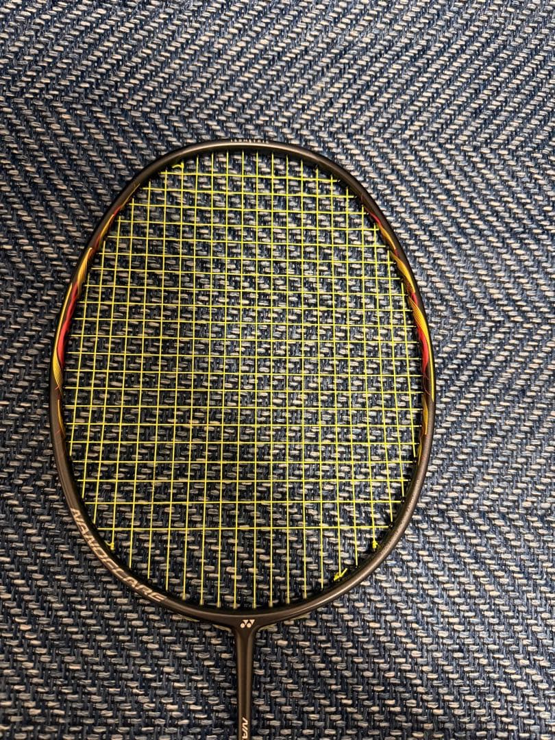 ヨネックスナノフレア800 yonex nanoflare800