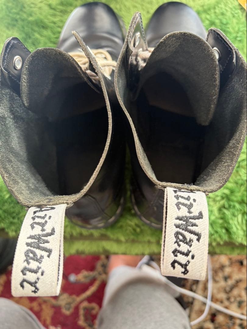 ドクターマーチン8ホール　ホワイトステッチ　ホワイトホール　ホワイトタグ