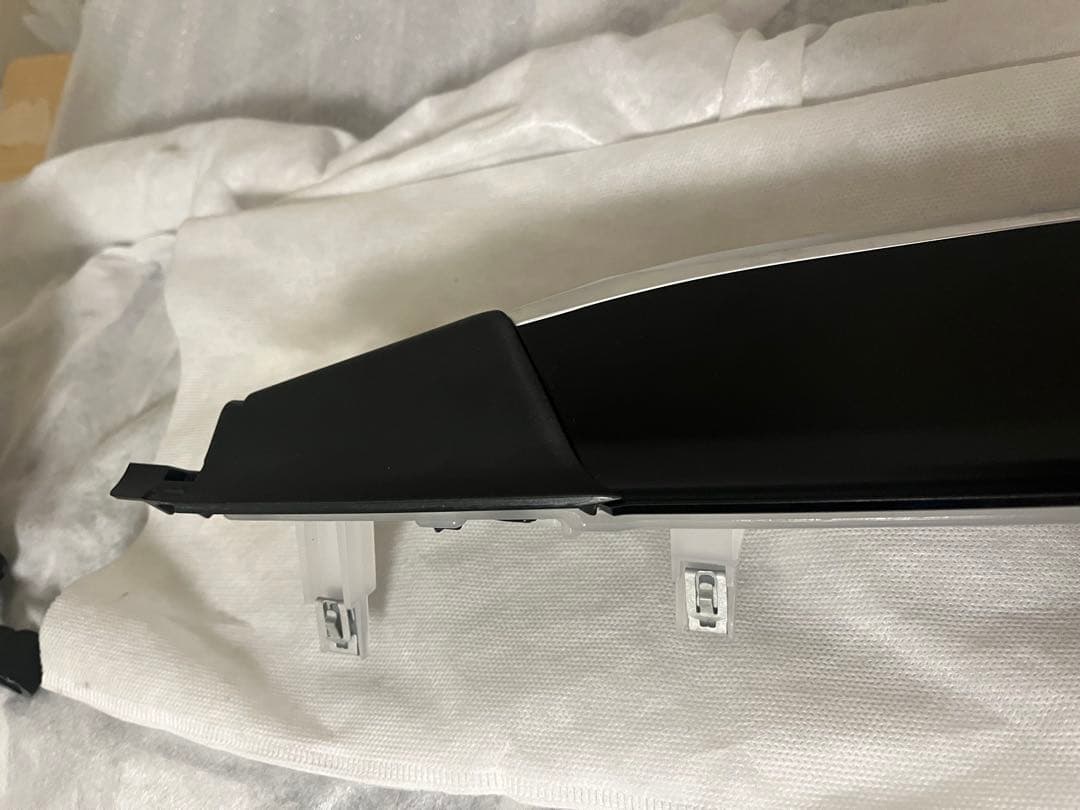  トリム　ピアノブラック