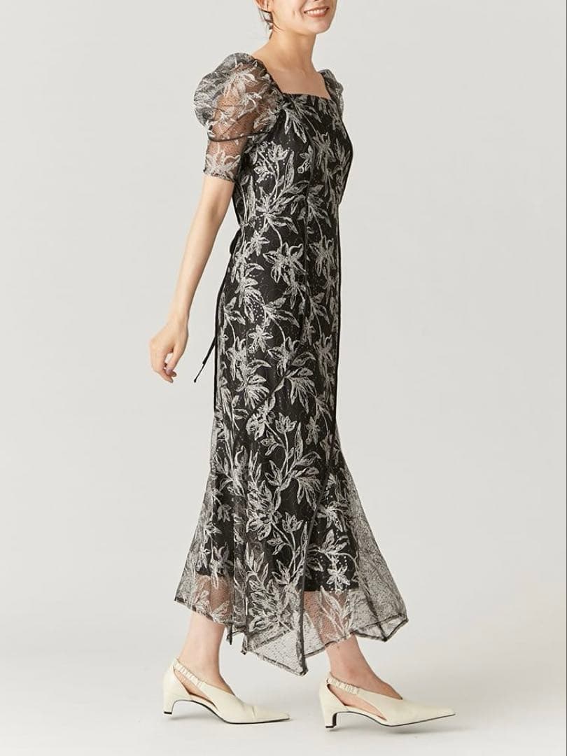 【FRAY I.D】新品タグ付き / M / カーブパネルエンブロイダリードレス