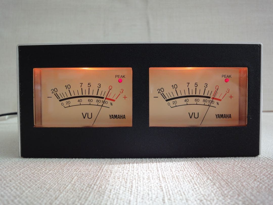 自作ステレオVUメーター215号機（YAMAHAピーク表示付）