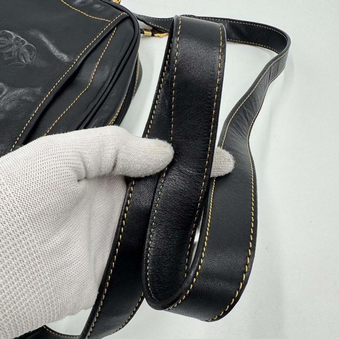 ロエベ アナグラム レザー イエローステッチ ショルダーバッグ 斜め掛け 黒