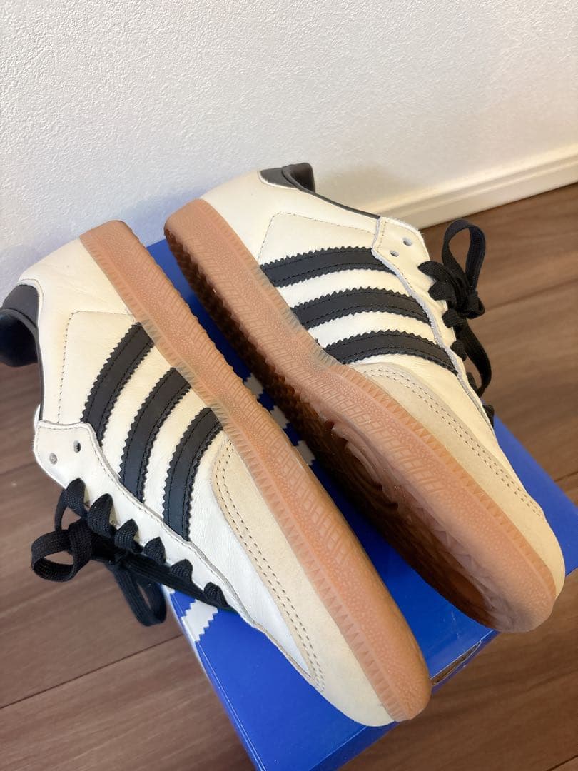 【ほぼ未使用】adidas Samba クリーム/ブラック 24センチ