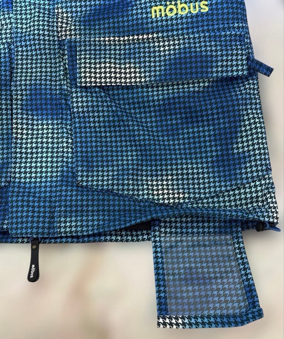 スキーウェア　上下　mobus メンズMサイズ　グローブ（レディースMサイズ）