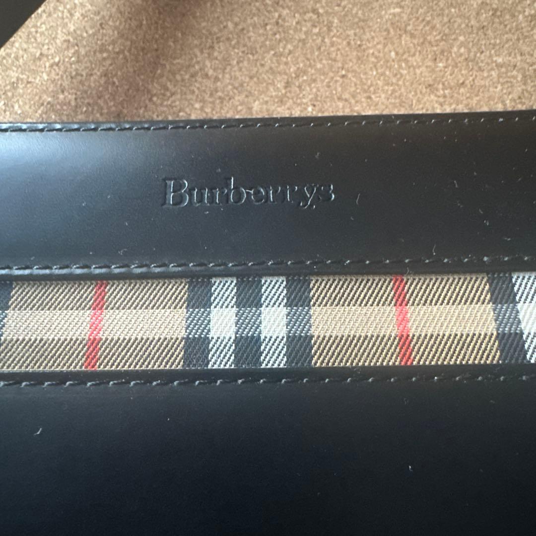 Burberry ブラックショルダーバッグ