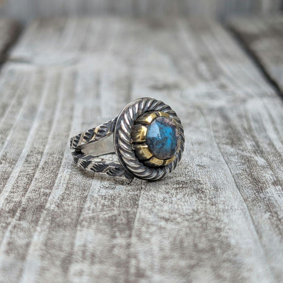 ハンドメイドのターコイズリング　インディアンジュエリー風　bisbee