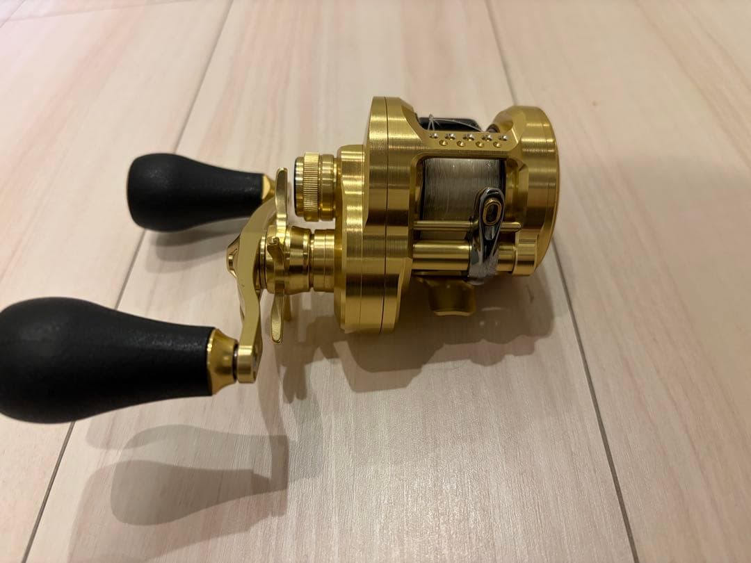 シマノ　カルカッタコンクエスト200XG DRTバリアルゴールド　カルフォーム