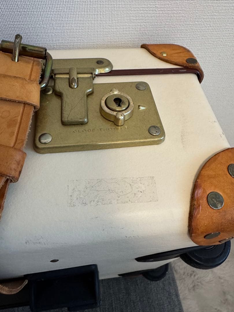 【30%offセール】グローブトロッターGLOBE TROTTER スーツケース