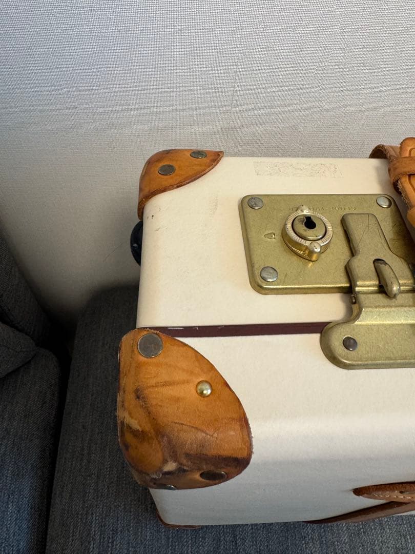 【30%offセール】グローブトロッターGLOBE TROTTER スーツケース