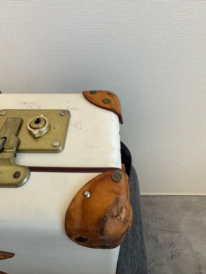 【30%offセール】グローブトロッターGLOBE TROTTER スーツケース