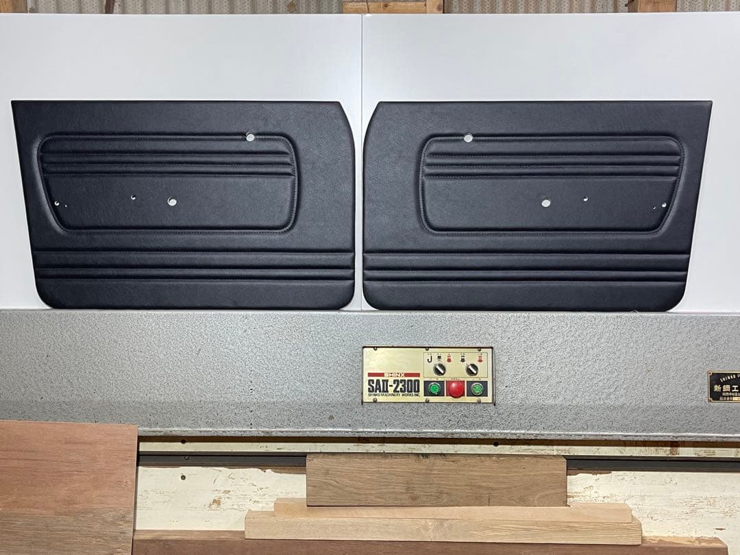 ★ブルーバード510 4ドア用 内張り4枚セット（ブラック）★