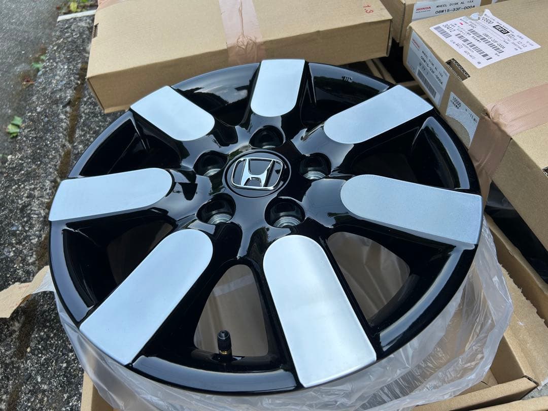 新型フリード Air アルミホイール 15インチ 新車外し①