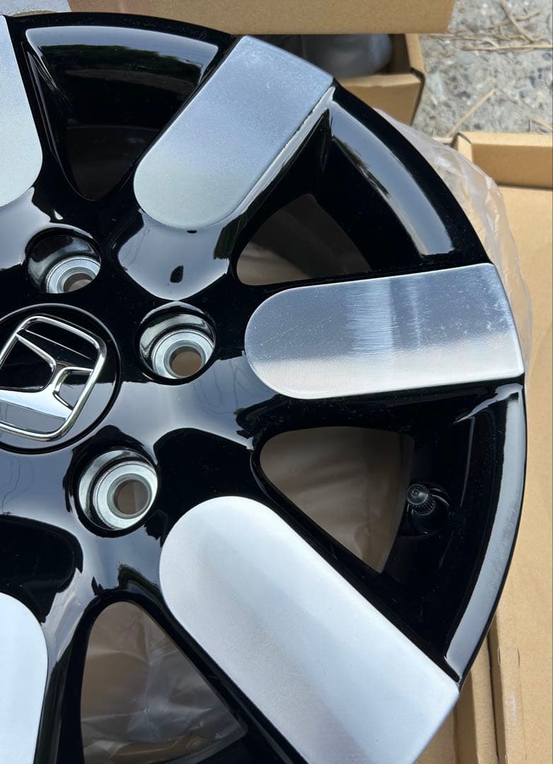 新型フリード Air アルミホイール 15インチ 新車外し①