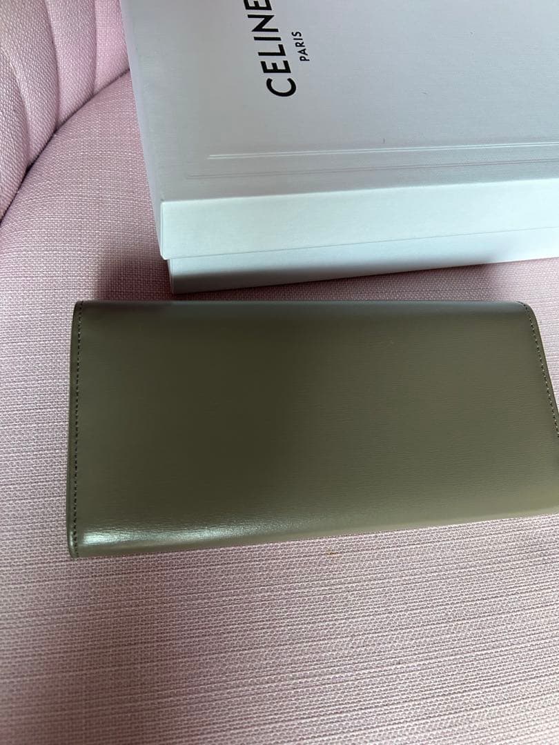 セリーヌ　長財布　ラージウォレット トリオンフ シャイニーカーフスキン