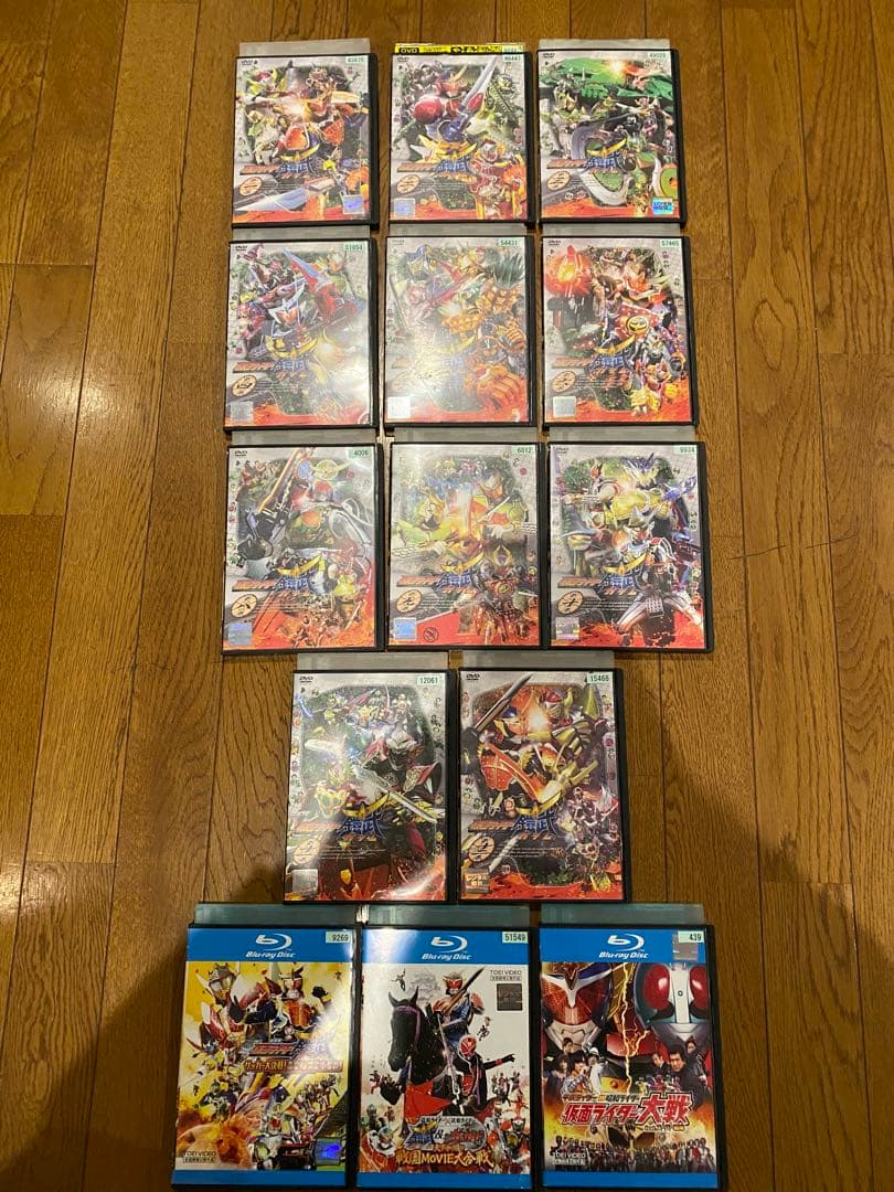 仮面ライダー　ガイム　テレビシリーズ　劇場版