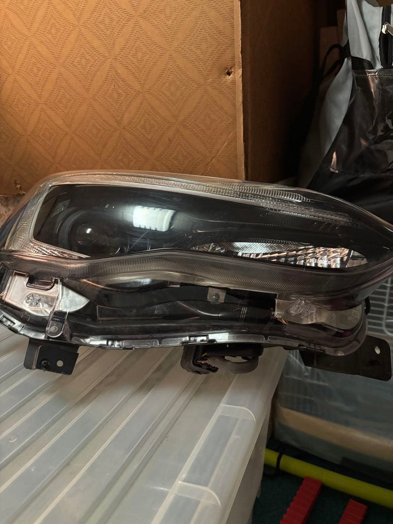 値下げ‼️H29年式 インプレッサスポーツ GT2A54C 右ヘッドライトレンズ