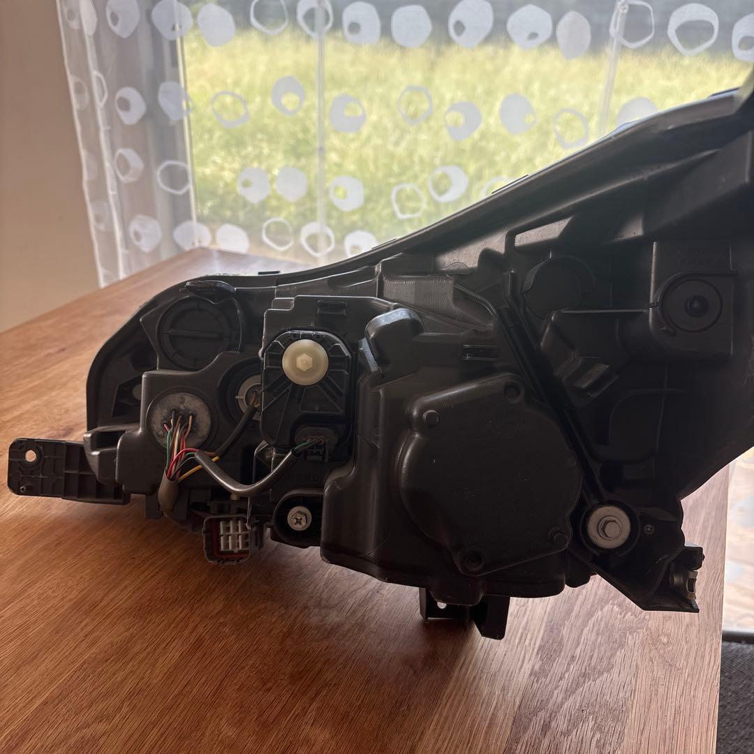 値下げ‼️H29年式 インプレッサスポーツ GT2A54C 右ヘッドライトレンズ