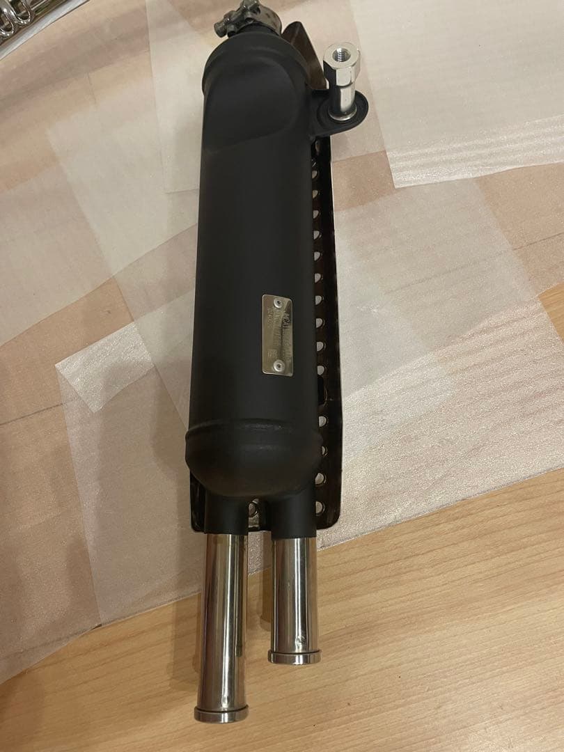 【美品】TAKEGAWA スクランブラーマフラー（アップ)(政府認証）