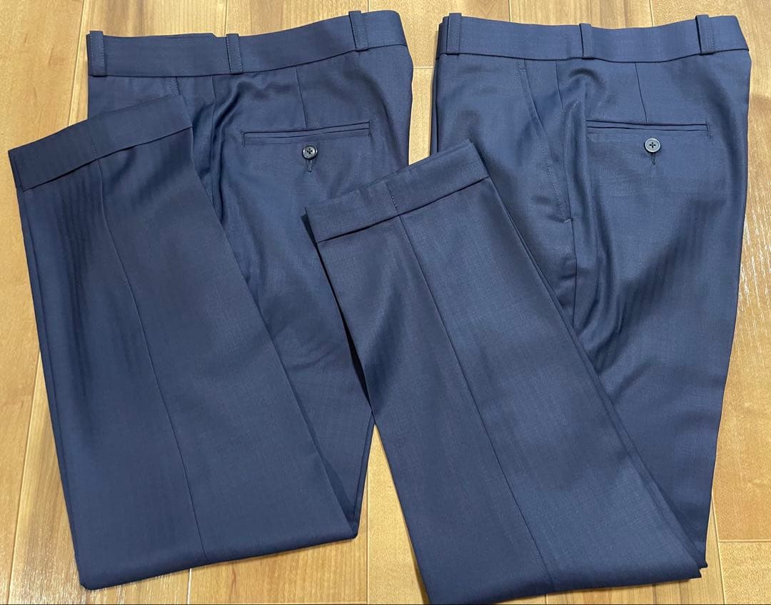 【未使用】高級感あるネイビーシャドーストライプ　オーダースーツ　紺　無地