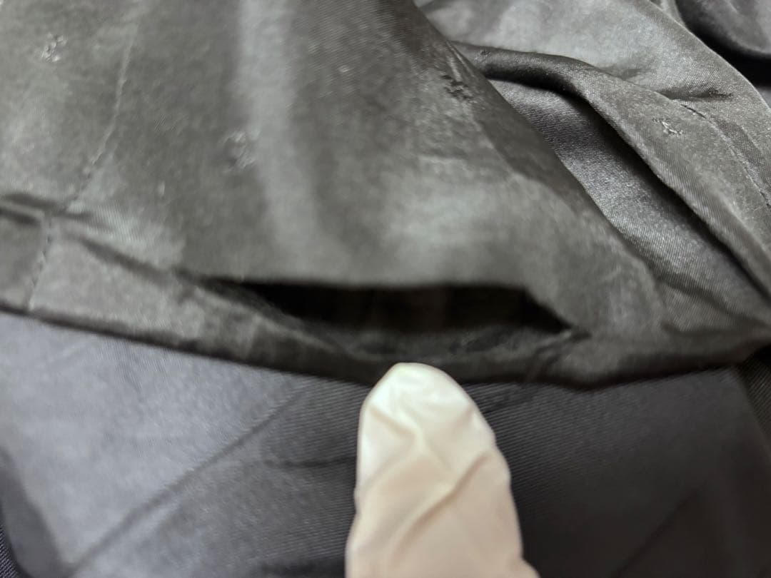 ヴィンテージCHANEL 黒ミニスカート CCマークボタン付き