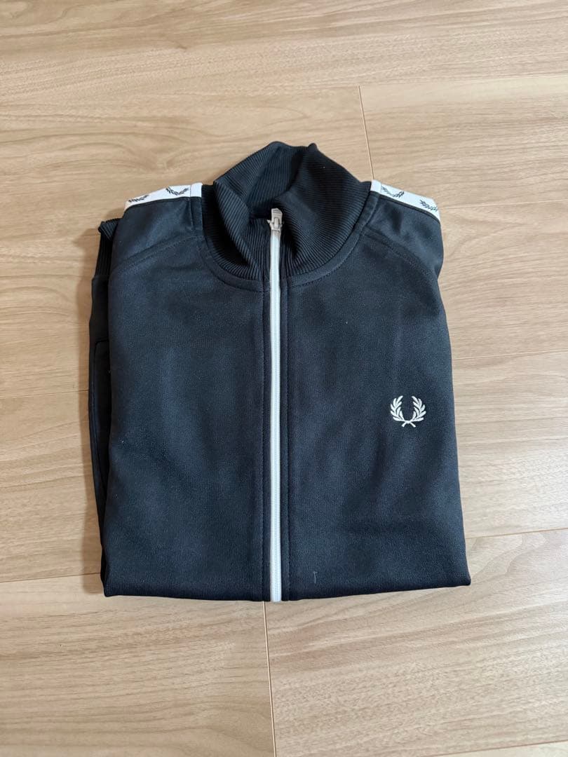 フレッドペリーTaped Track Jacket（テープド トラックジャケット