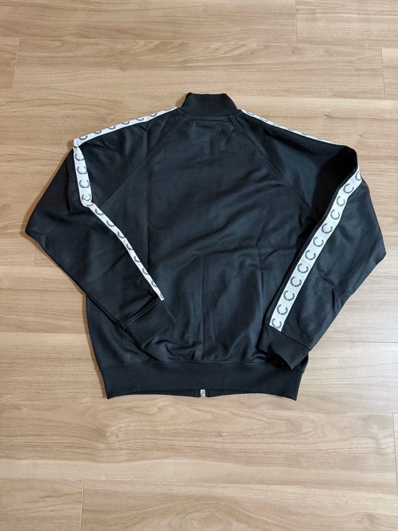 フレッドペリーTaped Track Jacket（テープド トラックジャケット