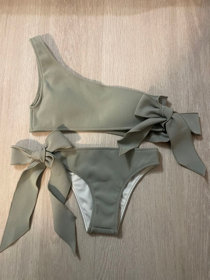 ETRE TOKYO リボンワンショルダー　ビキニ