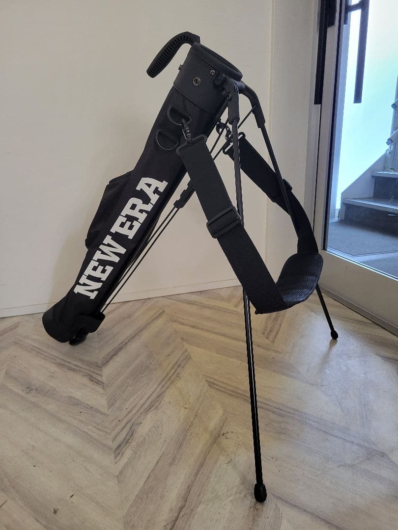 NEW ERA セルフスタンドケース