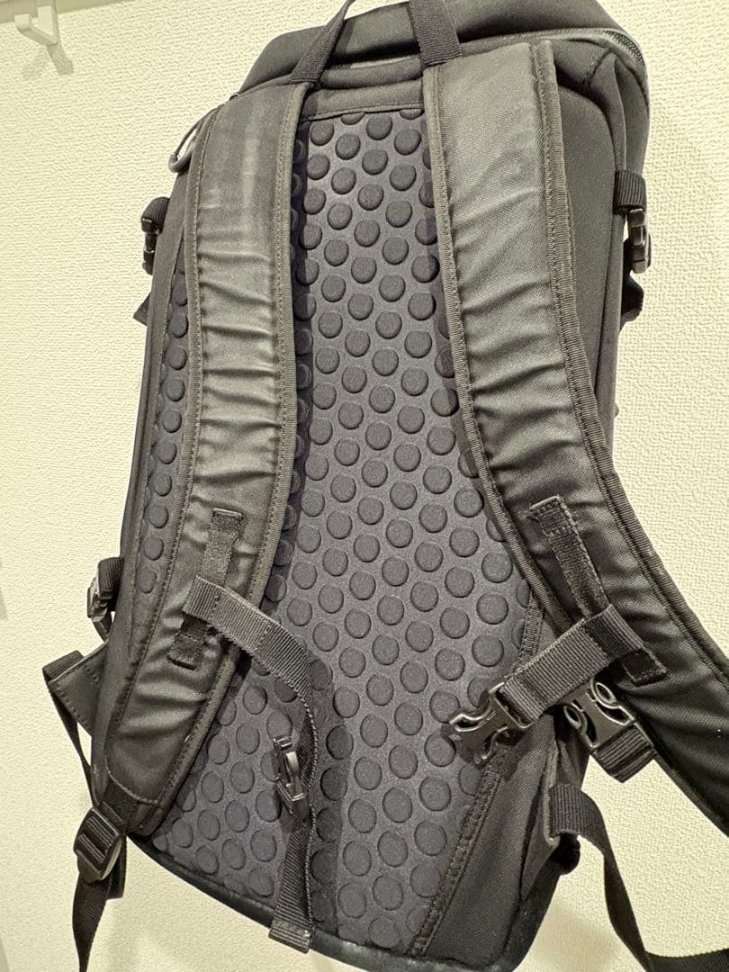 MONCLER FRAGMENT 黒 バックパック　リュック　4K103