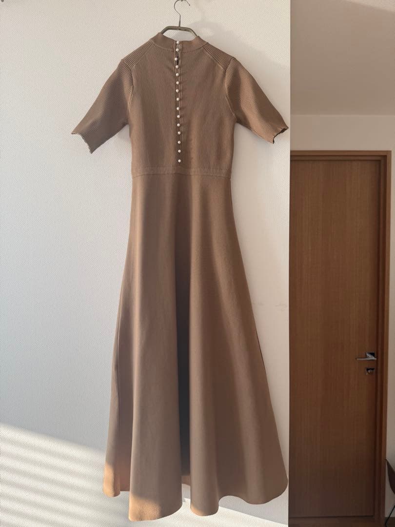 超美品SEVEN TEN by MIHOKAWAHITOバックパールニットドレス