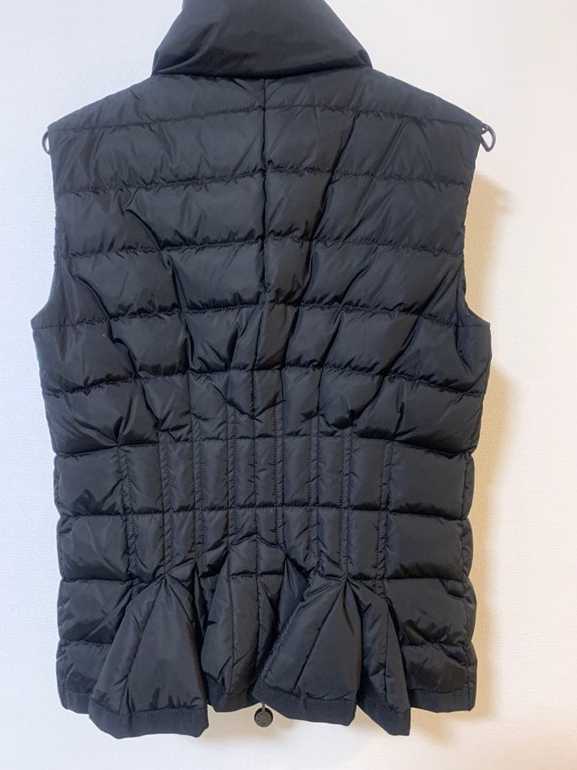 MONCLER ブラック ダウンベスト　本物 1