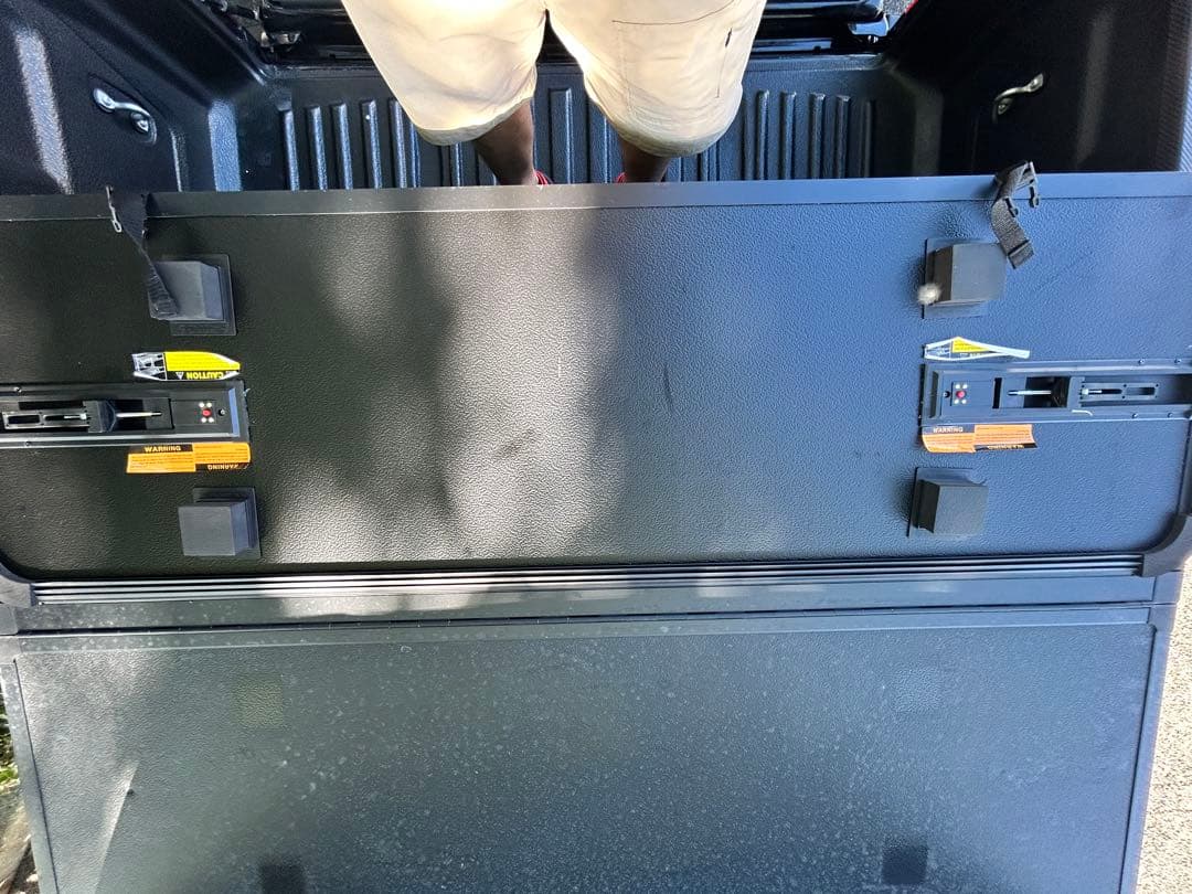 【GI★GEAR社製】ハードトノカバー 三つ折り ハイラックス専用GUN125