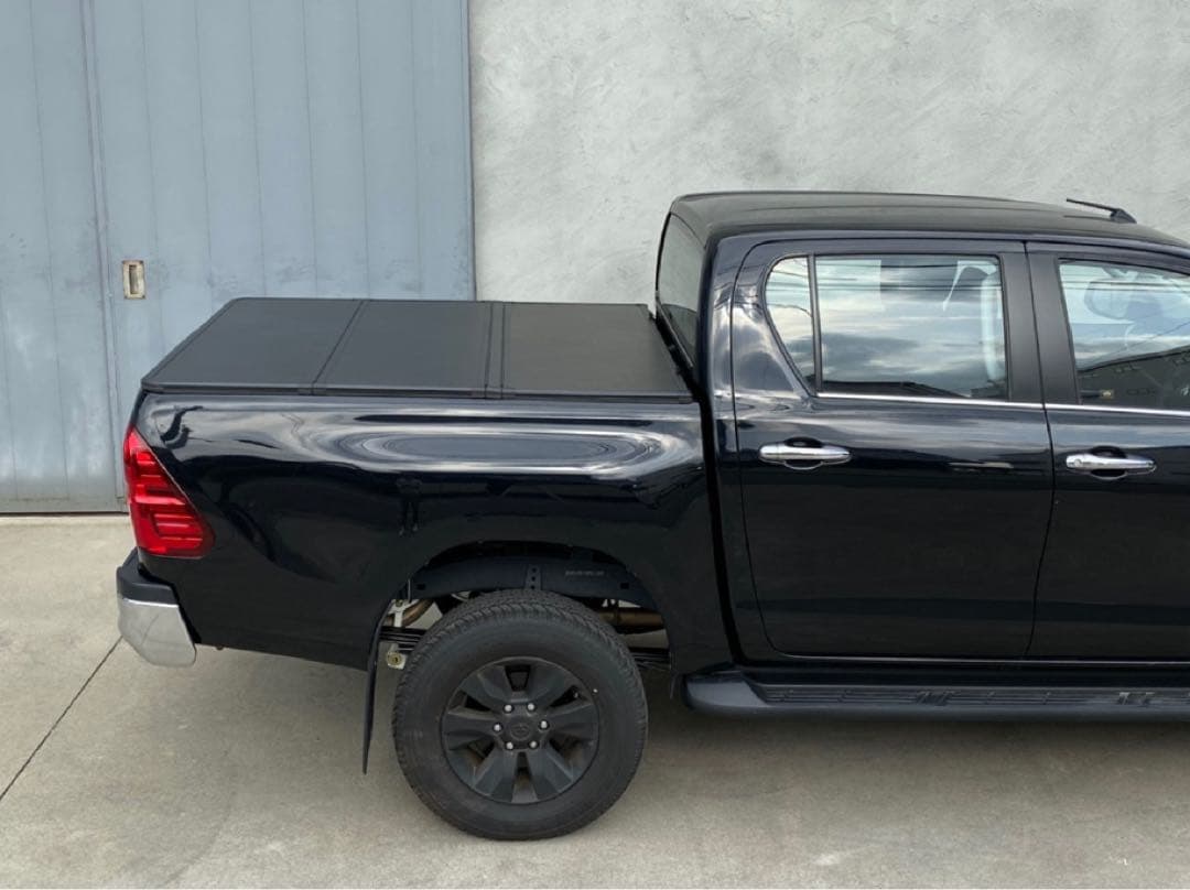 【GI★GEAR社製】ハードトノカバー 三つ折り ハイラックス専用GUN125