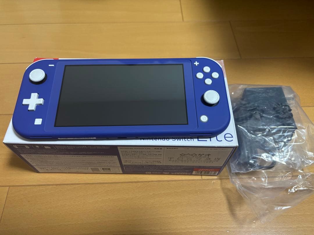 Nintendo Switch ライト　ブルー