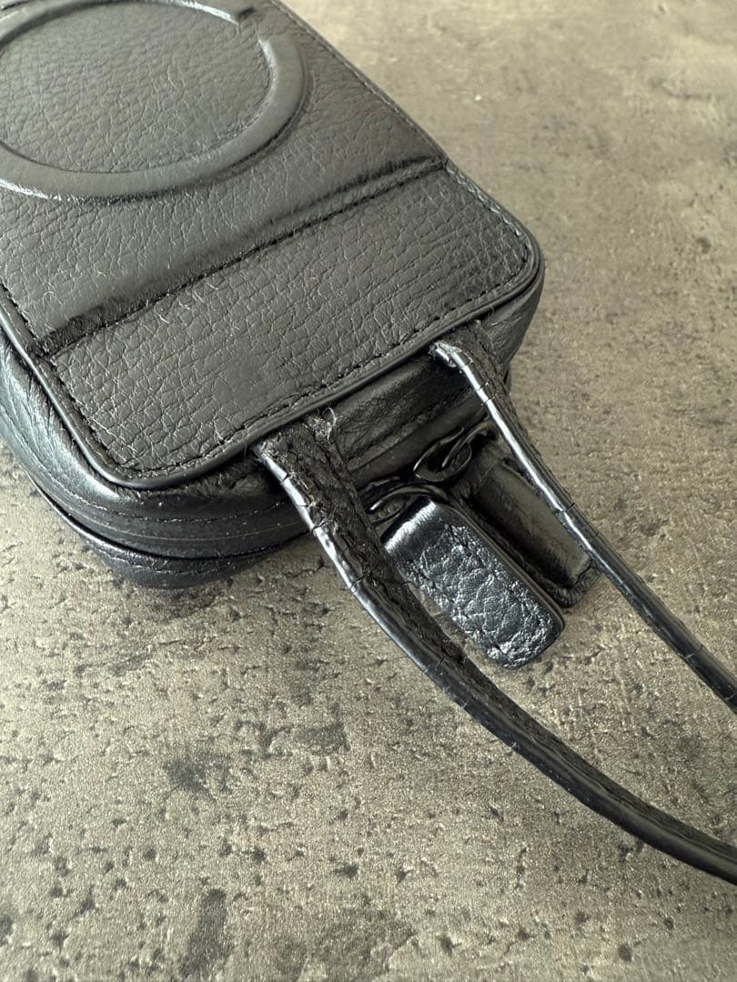 【objcts.io】ストラップ一体型マイクロバッグ