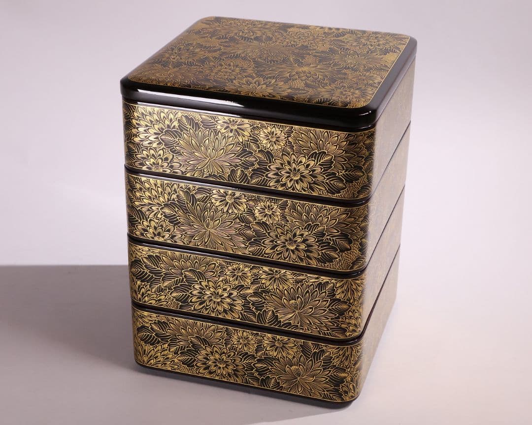 【MB54】輪島塗 沖与謹製 沈金 菊尽くし 四段重箱 共箱 共布 木製漆器