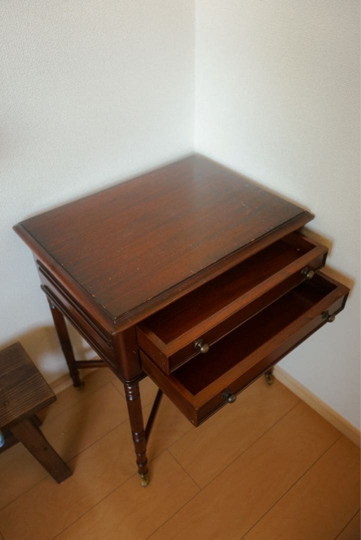 木製サイドテーブル　ミッドセンチュリー