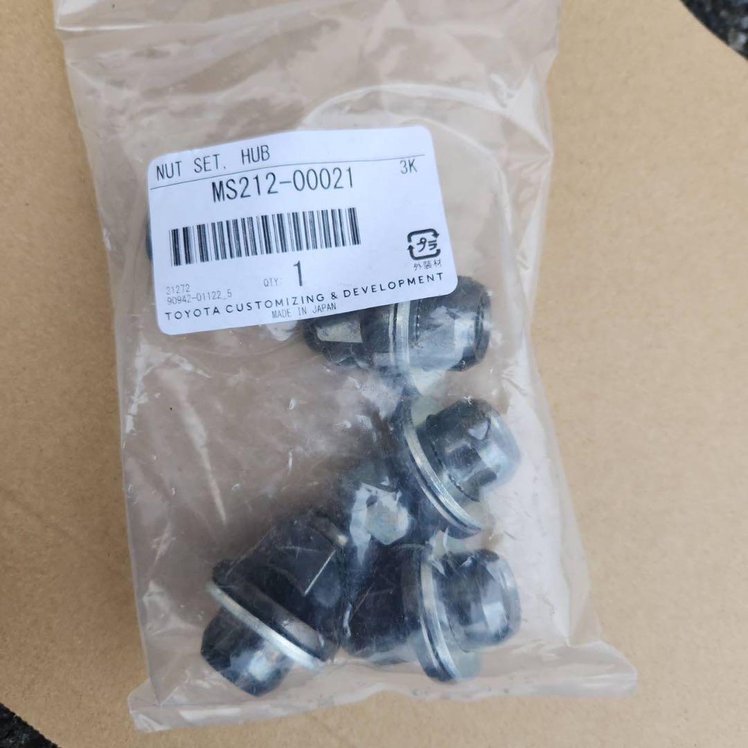 ③トヨタ アルファード ヴェルファイア 40系、20インチホイール TRD