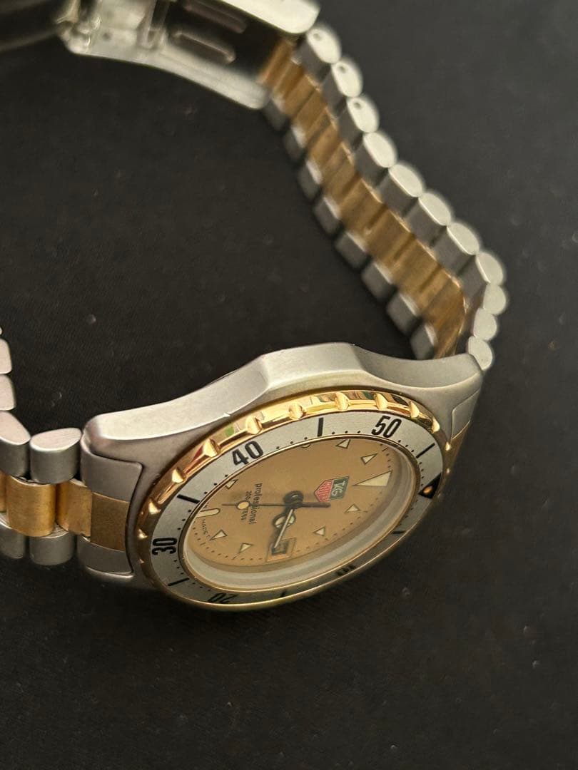 タグ・ホイヤー ダイバーズウォッチ プロフェッショナル200. 稼働中