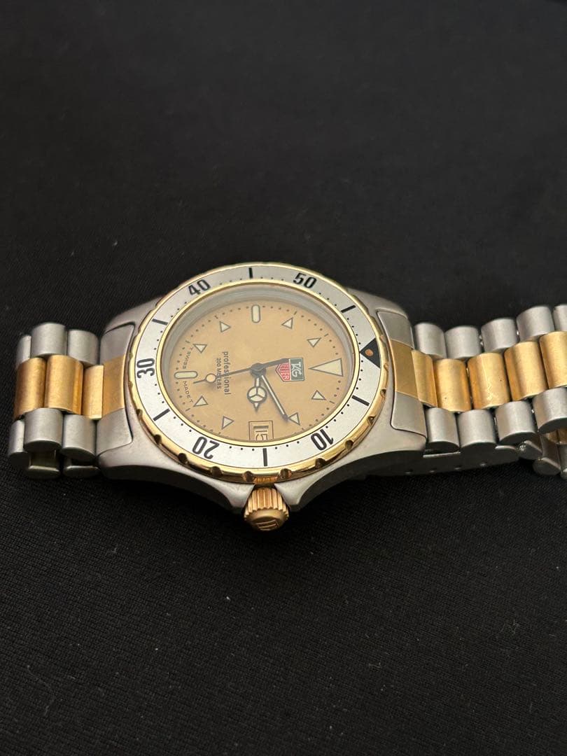 タグ・ホイヤー ダイバーズウォッチ プロフェッショナル200. 稼働中