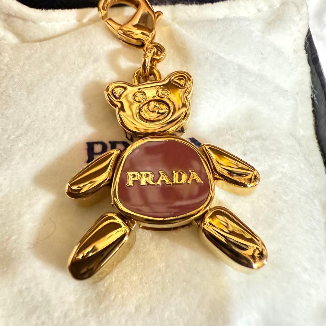 PRADA クマ型チャーム ゴールド/ピンク　バッグキーホルダー