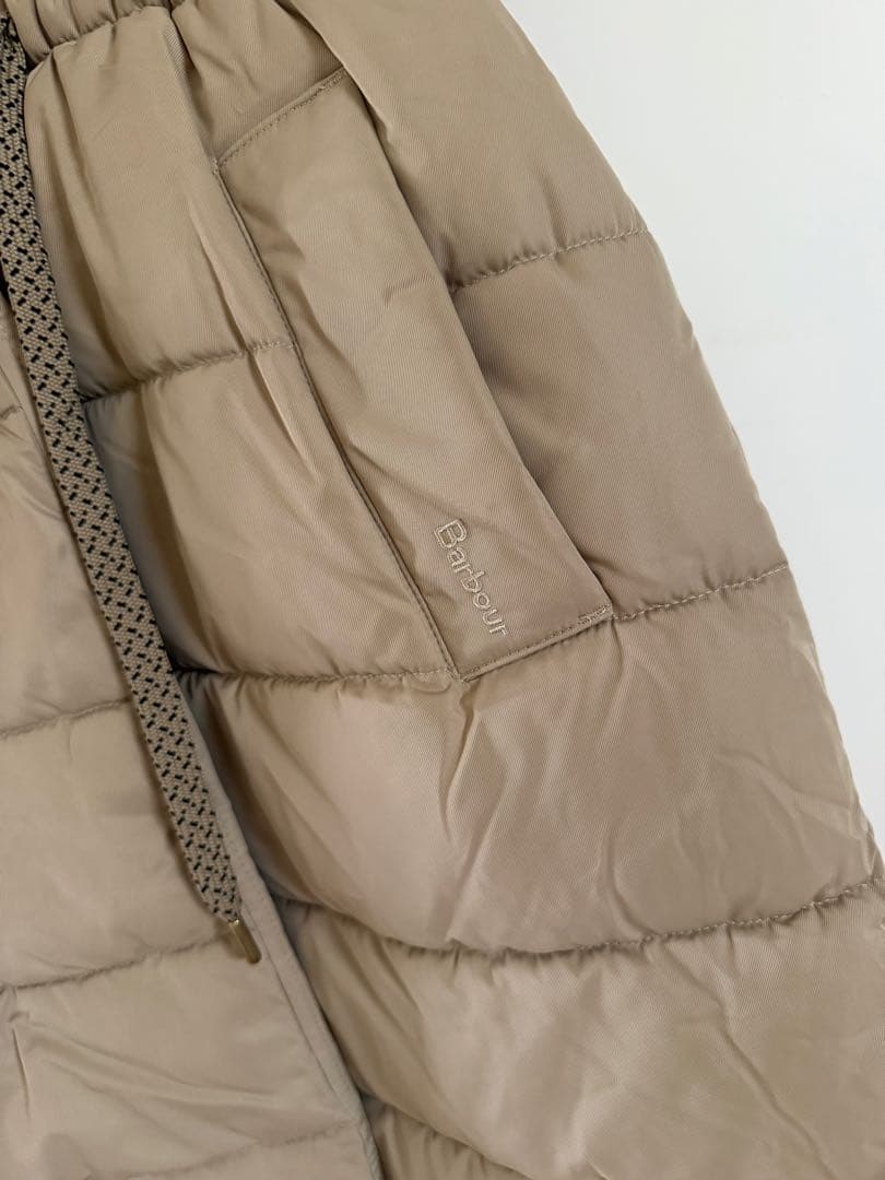 極美品Barbour ベージュ ロングダウンベスト フード付きドゥーズィエム